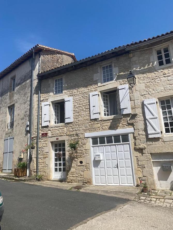 Bed and Breakfast The Wild Geese Nanteuil-en-Vallée Exterior foto